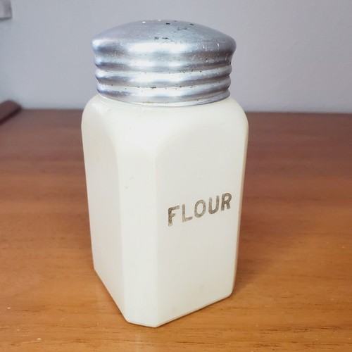 Vtg mckee custard - vtg,